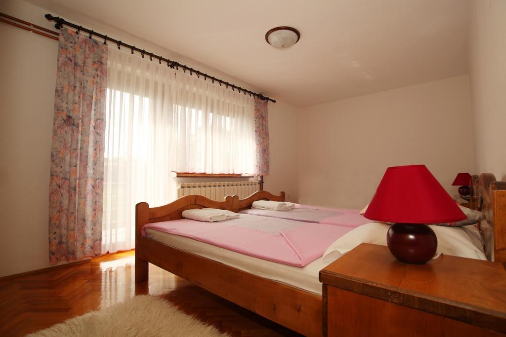 Rooms Markovic Otocac Exterior photo